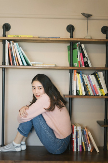 年轻的女士在线播放